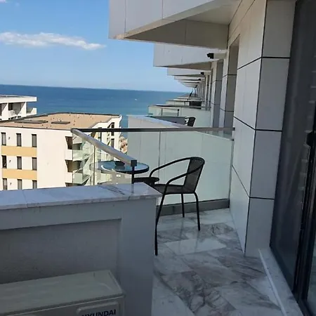 Infinity Pool Prima Linie La Mare *